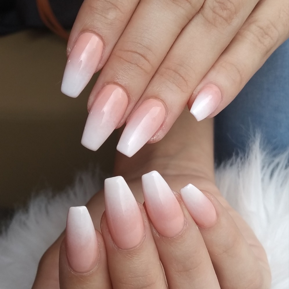 Light Concept Nails Pink & White Light Concept Nails Pink & White
